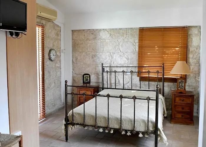 Villa Lasa Black Rock Paphos