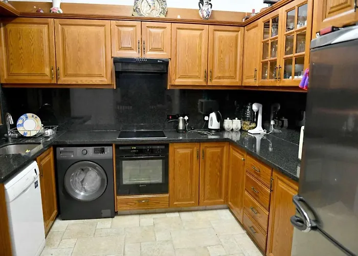 Lasa Black Rock Villa