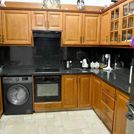 Lasa Black Rock Villa