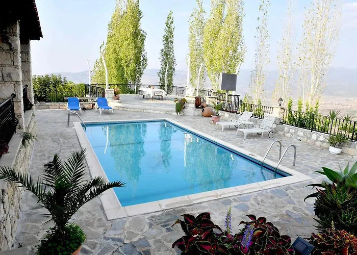 Lasa Black Rock Vila Paphos