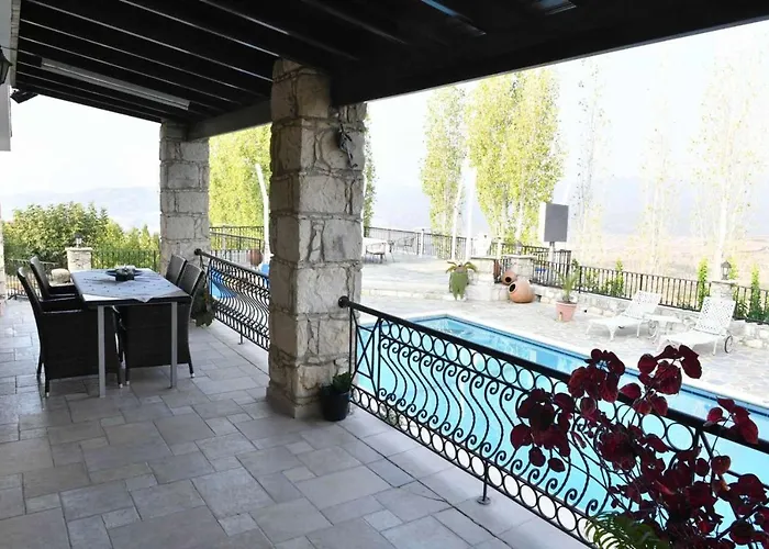 Lasa Black Rock Vila Paphos