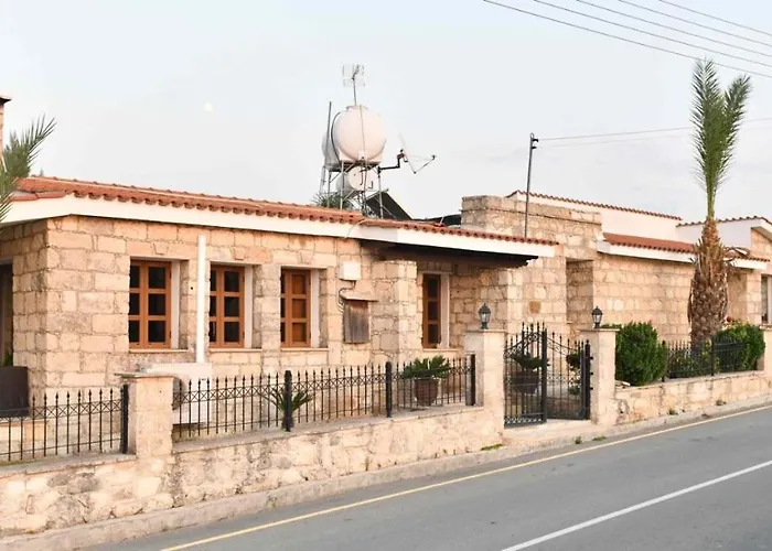 Vila Lasa Black Rock Paphos