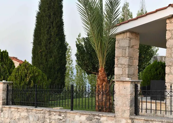 Vila Lasa Black Rock Paphos