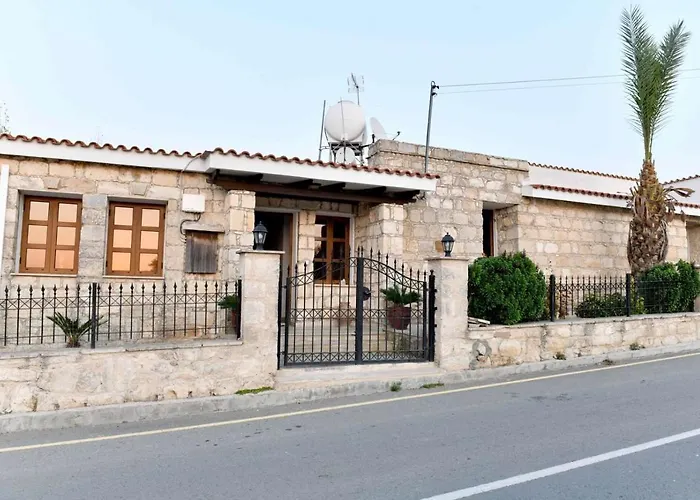 Vila Lasa Black Rock Paphos